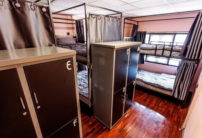 هاستل Baan Mee Suk Ayutthaya