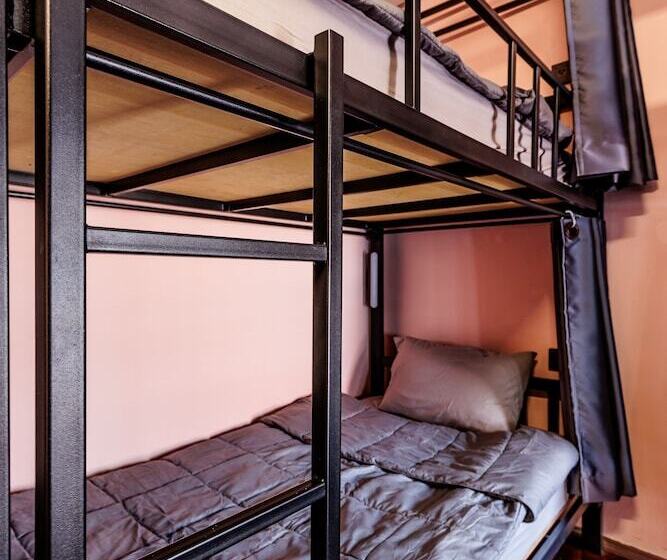 هاستل Baan Mee Suk Ayutthaya