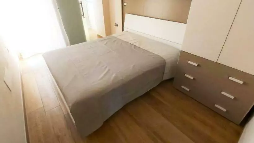 تختخواب و صبحانه Le Scalette