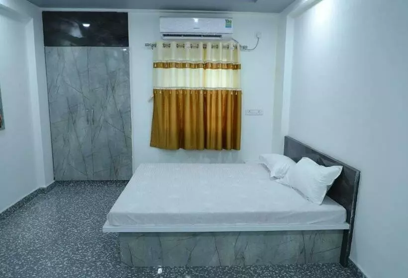 ホテル Shri Balaji, Baramati