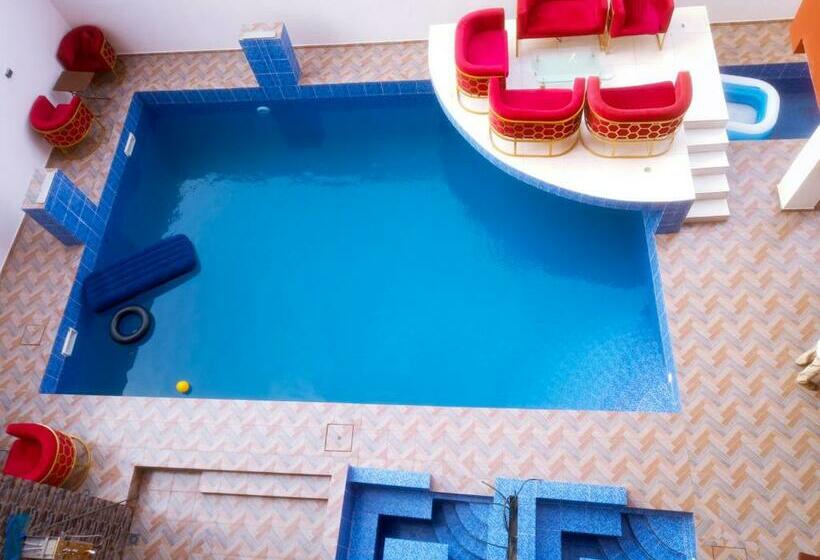 هتل Tour Eiffel Hôtel