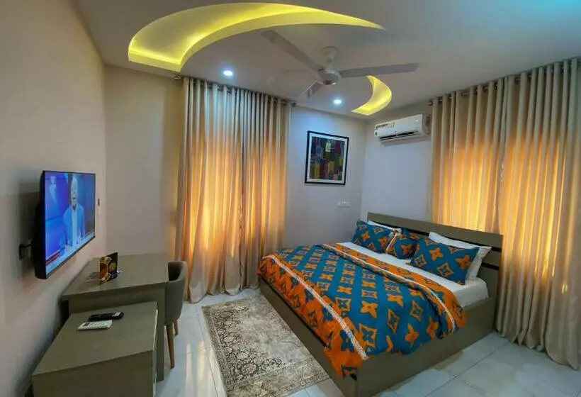 پانسیون C7 Hazelwood Residence & Suites