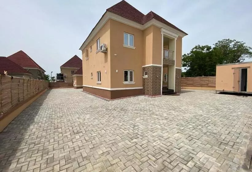 پانسیون C7 Hazelwood Residence & Suites