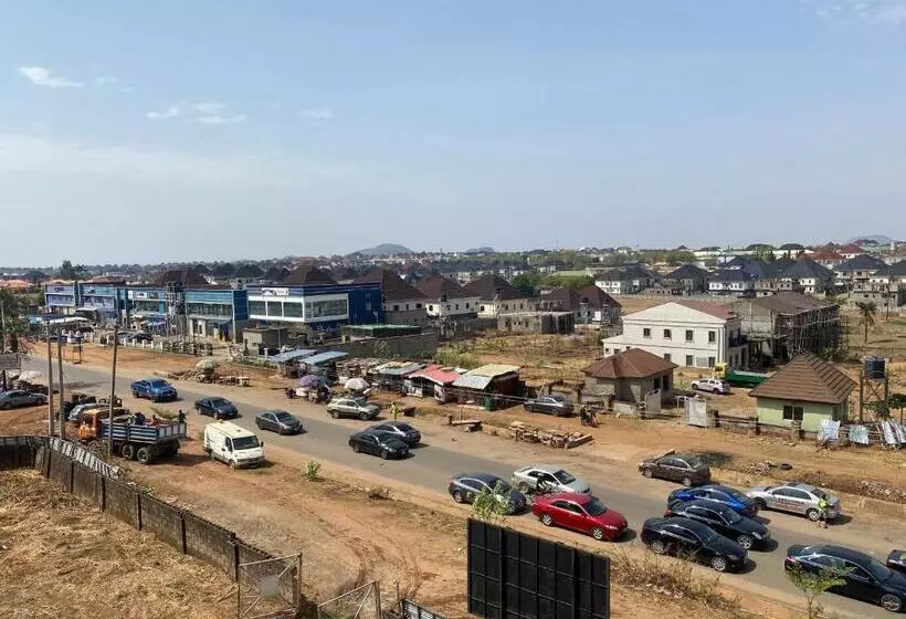 پانسیون C7 Hazelwood Residence & Suites