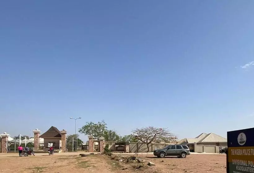 پانسیون C7 Hazelwood Residence & Suites