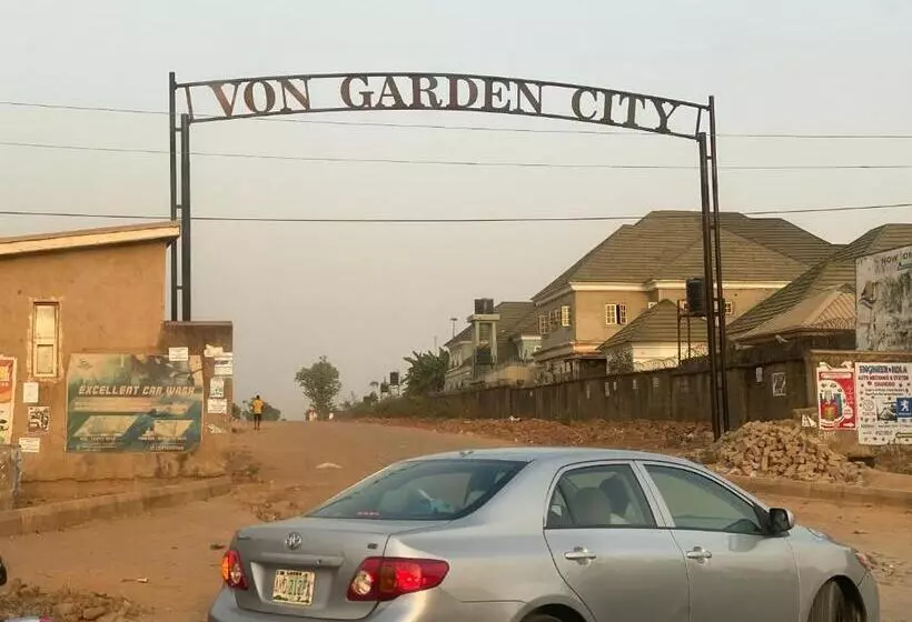 پانسیون C7 Hazelwood Residence & Suites