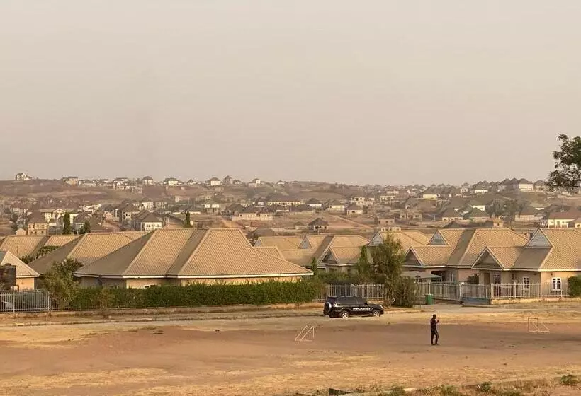 پانسیون C7 Hazelwood Residence & Suites