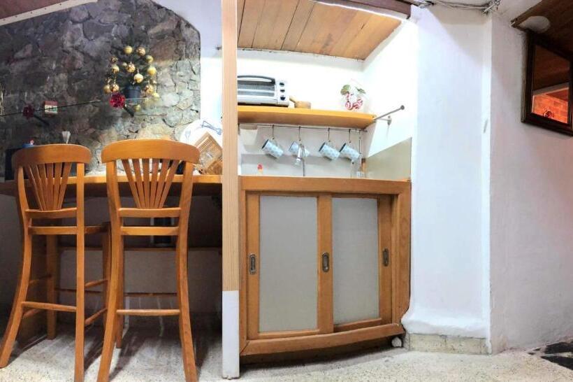 پانسیون La Adornada