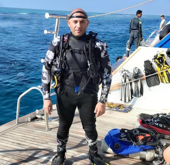 شقه مفروشه بمكان مركزى بالقرب دقائق من المطار ومصر الجديدة وسيتى ستارز وكايرو فيستيفال