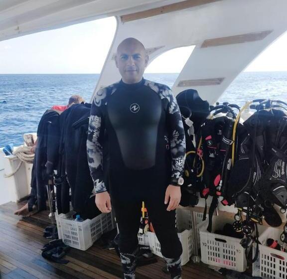 شقه مفروشه بمكان مركزى بالقرب دقائق من المطار ومصر الجديدة وسيتى ستارز وكايرو فيستيفال