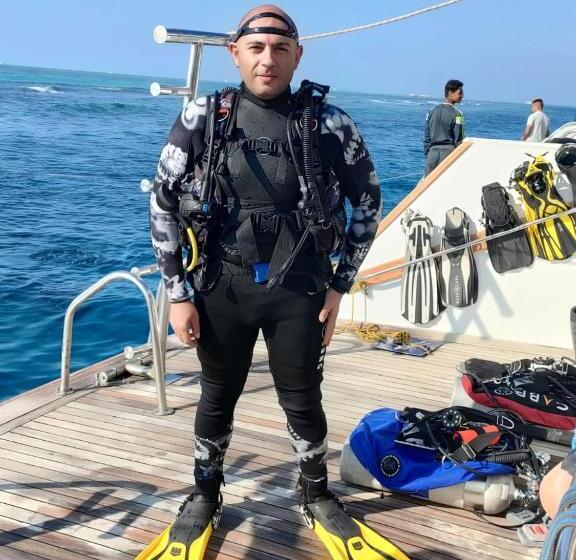 شقه مفروشه بمكان مركزى بالقرب دقائق من المطار ومصر الجديدة وسيتى ستارز وكايرو فيستيفال