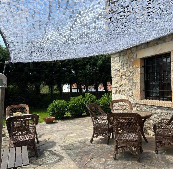 הוסטל Posada San Tirso