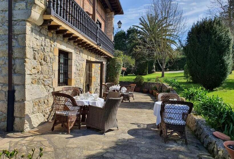 הוסטל Posada San Tirso