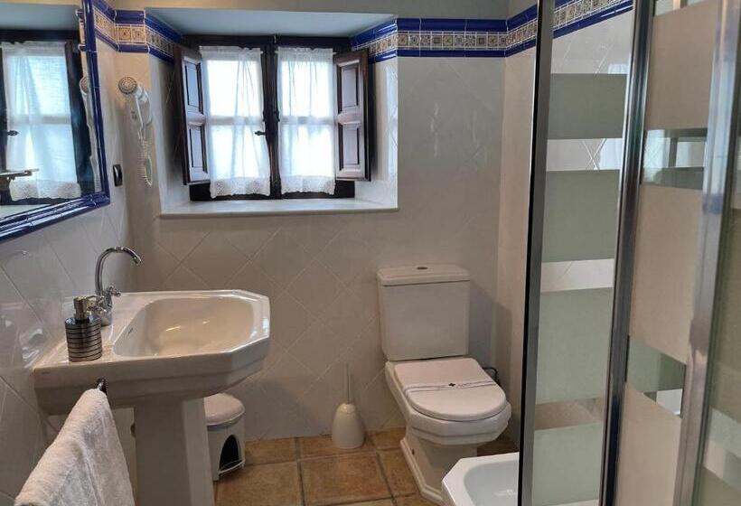 הוסטל Posada San Tirso