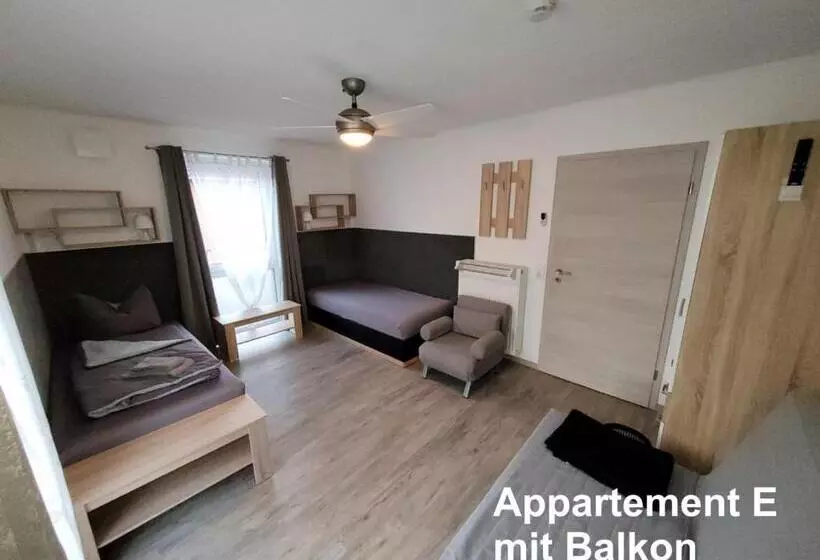 Appartementhaus Am Kornfeld   10 Apartments, 40 Betten, Raucher Balkon, Waschraum