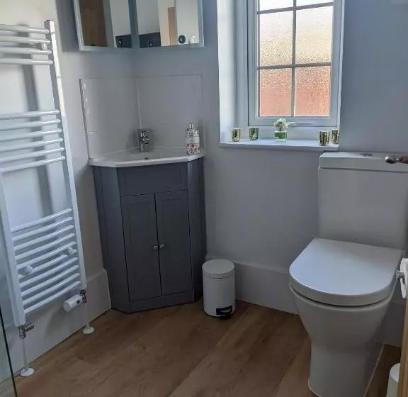 Aamiaismajoitus (B&B) Romsey Brewery House   Circa 1893