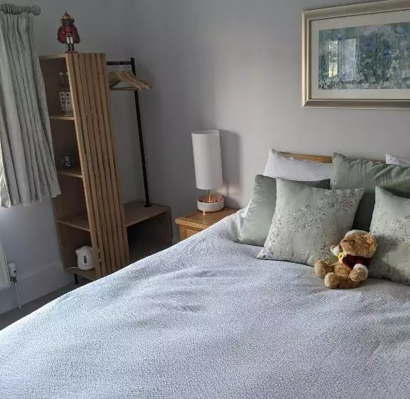 Aamiaismajoitus (B&B) Romsey Brewery House   Circa 1893