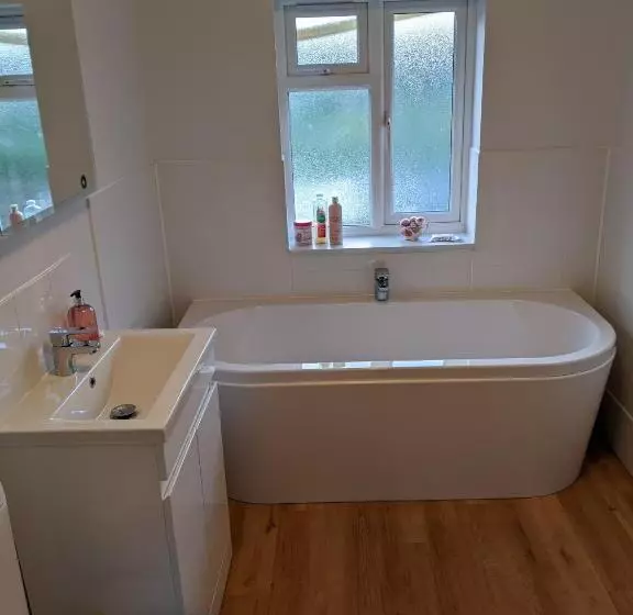 Aamiaismajoitus (B&B) Romsey Brewery House   Circa 1893