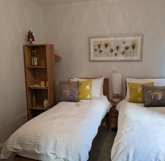 צימר Romsey Brewery House   Circa 1893