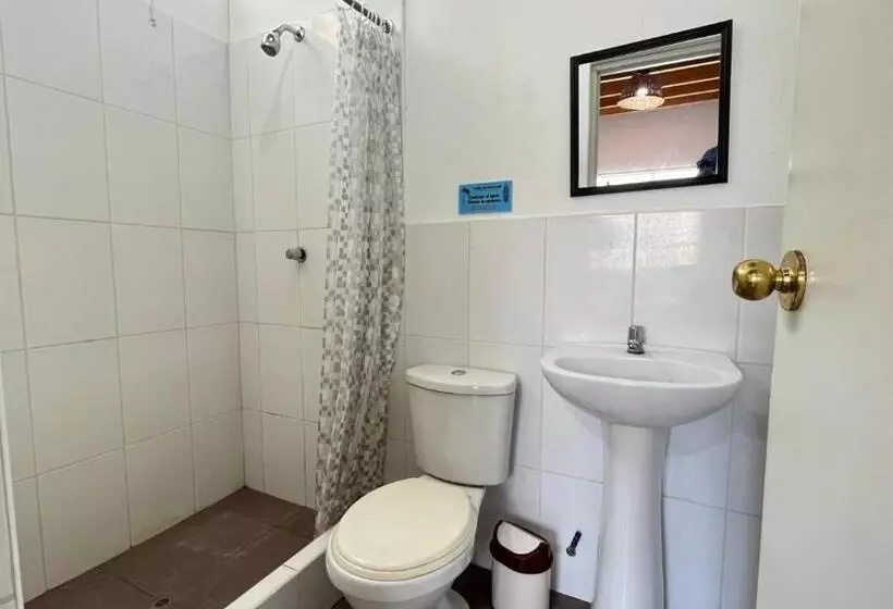 ベッドアンドブレックファースト Hospedaje & Casa Playa Aurora