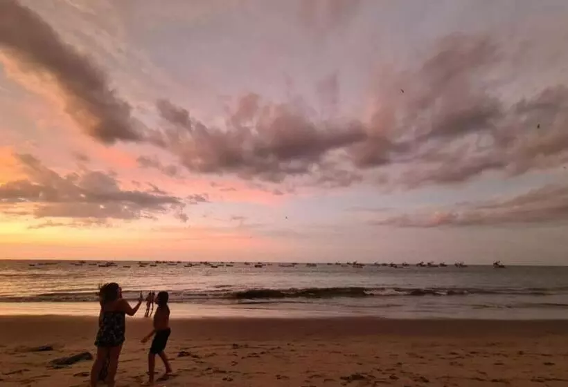 ベッドアンドブレックファースト Hospedaje & Casa Playa Aurora