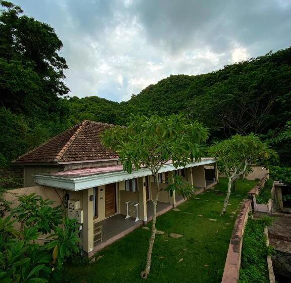 בית מלון כפרי Ara Artati Lombok Bungalows And Restaurant