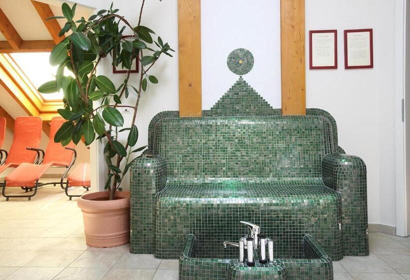 בית מלון כפרי Weingut Matthias Dostert / Culinarium