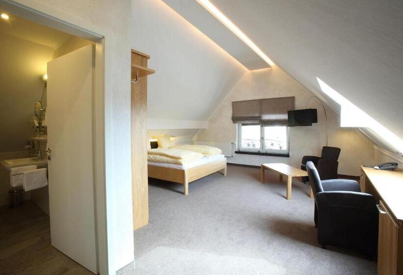 בית מלון כפרי Weingut Matthias Dostert / Culinarium