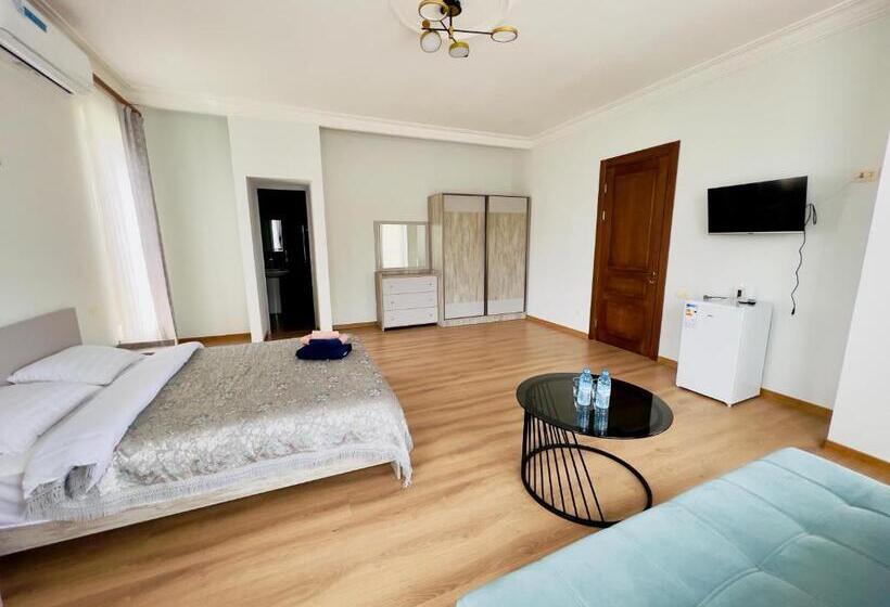 Pension General Guesthouse