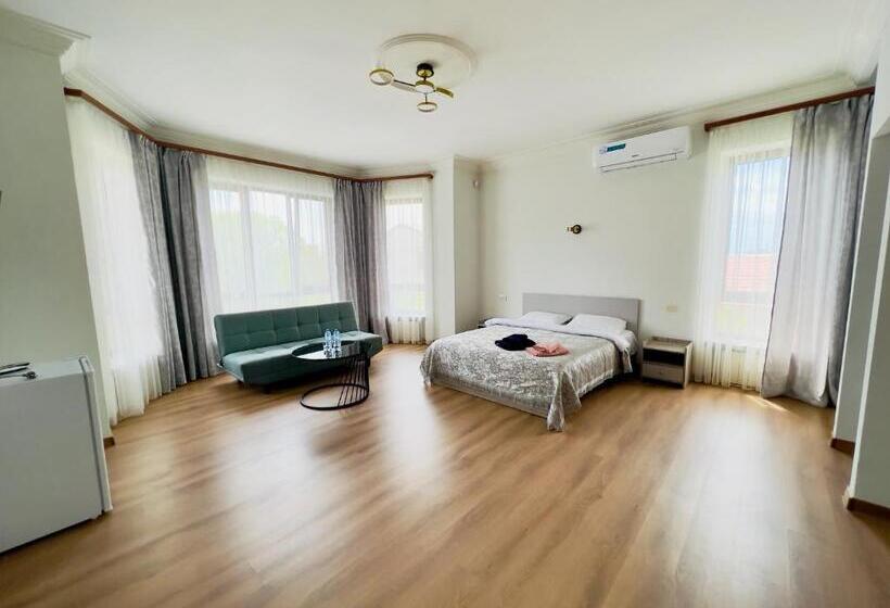 Pension General Guesthouse