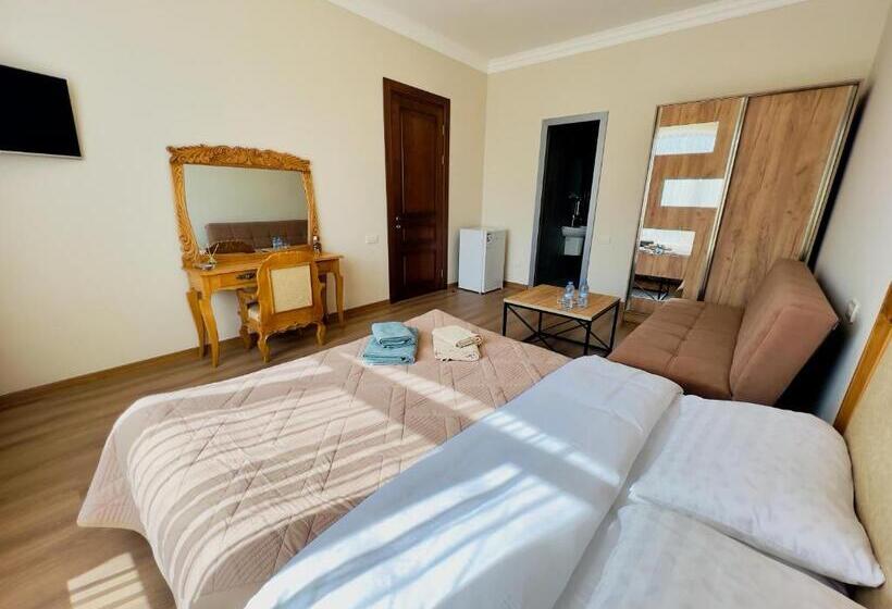 Pension General Guesthouse