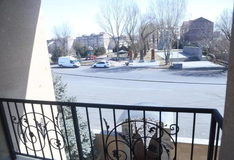 Pension General Guesthouse