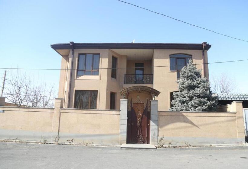 Pension General Guesthouse