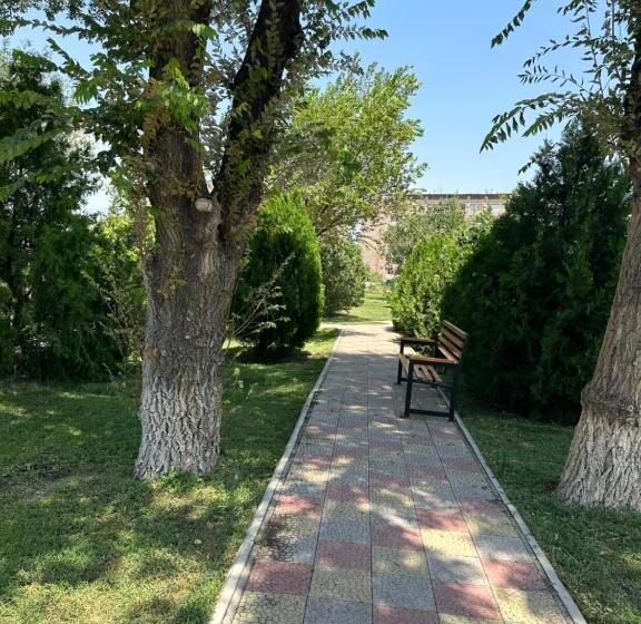 Pension General Guesthouse