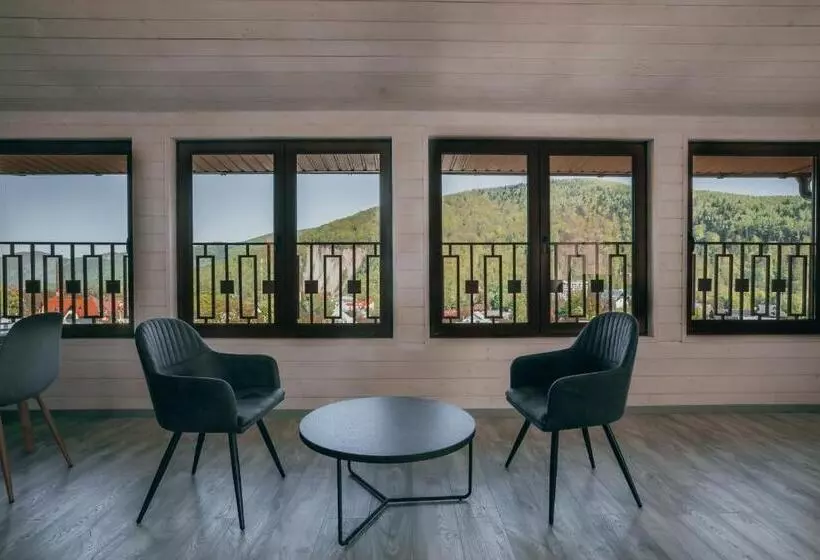 ペンション Guest House бескид