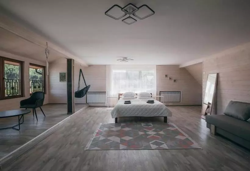 ペンション Guest House бескид