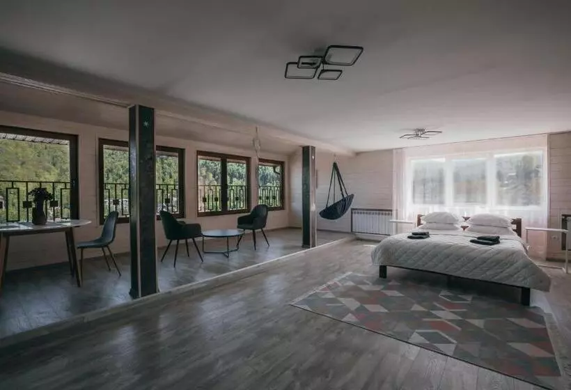ペンション Guest House бескид