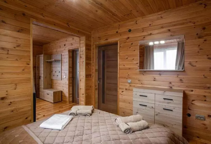 ペンション Guest House бескид