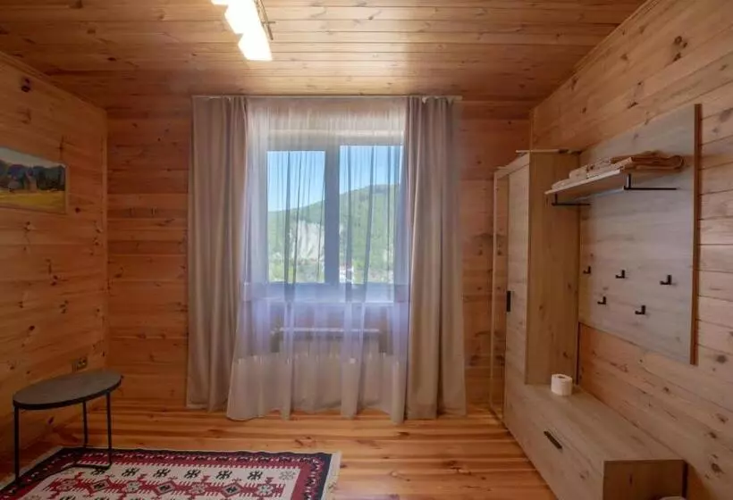 ペンション Guest House бескид
