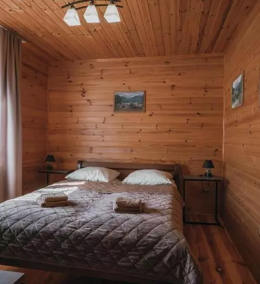 ペンション Guest House бескид