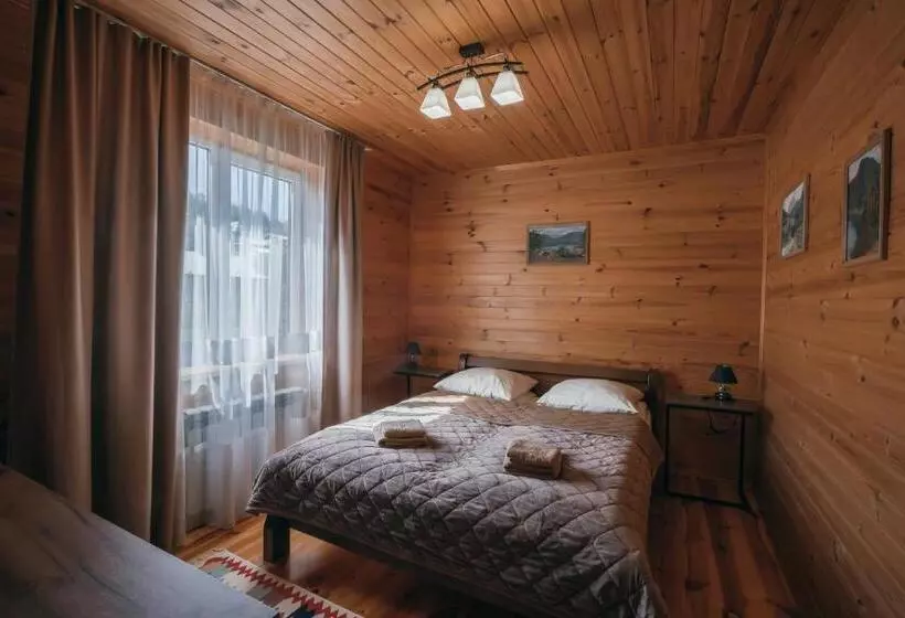 ペンション Guest House бескид