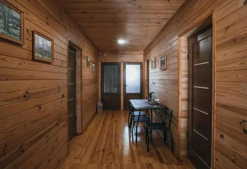 ペンション Guest House бескид