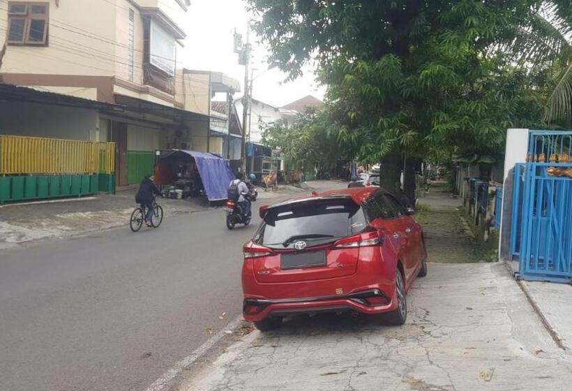 Pensão Guest House Griya Thamrin Syariah