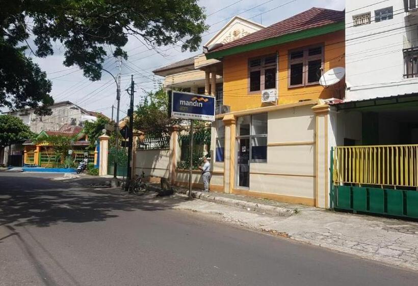 Pensão Guest House Griya Thamrin Syariah