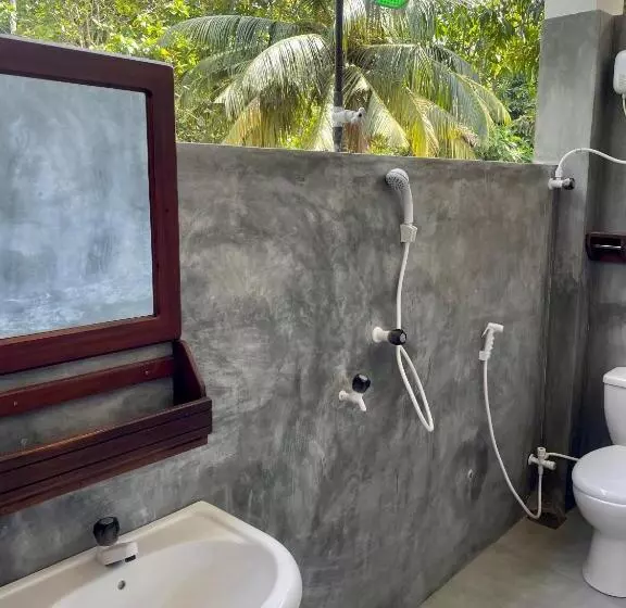 Majatalo Jungle Escape Hiriketiya