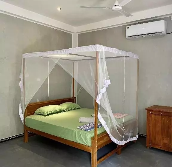 Majatalo Jungle Escape Hiriketiya