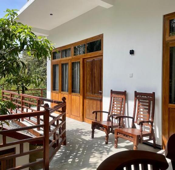 بنسيون Jungle Escape Hiriketiya