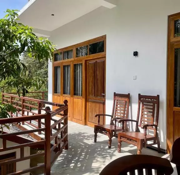 Majatalo Jungle Escape Hiriketiya