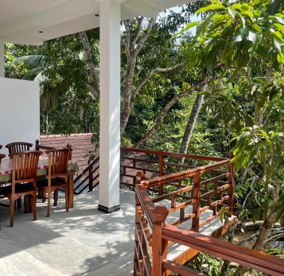 بنسيون Jungle Escape Hiriketiya