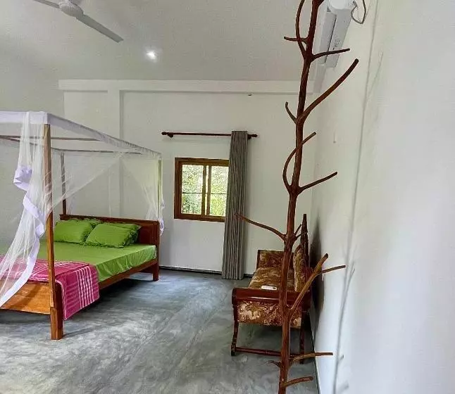 Majatalo Jungle Escape Hiriketiya